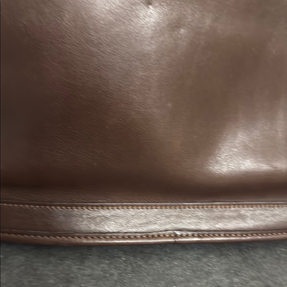 Vintage Coach Brown Leather Tote Bag with Sturdy Design - Picture 15 of 15